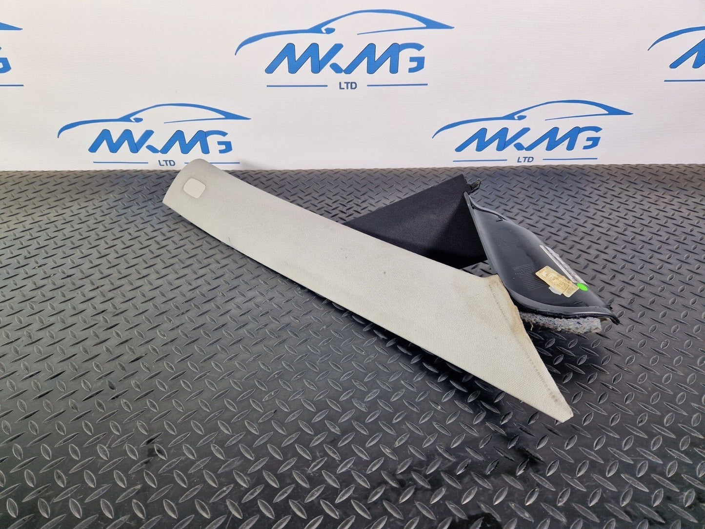 14-23 MERCEDES BENZ VITO W447 OEM FRONT RIGHT A-PILLAR COVER TRIM A4476904325
