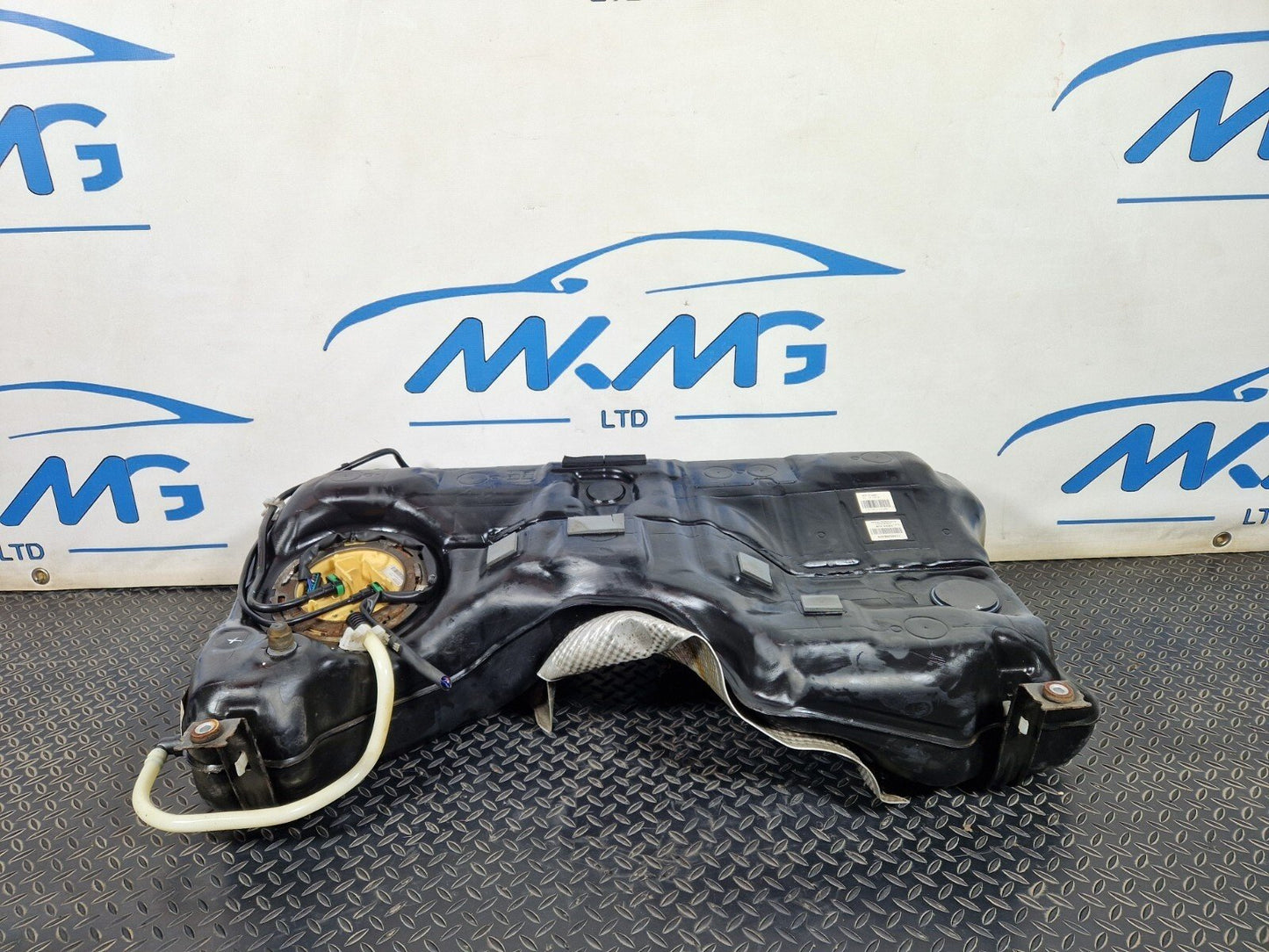 14-20 MERCEDES BENZ GLA X156 4-MATIC DIESEL ENGINE FUEL TANK A2464701300
