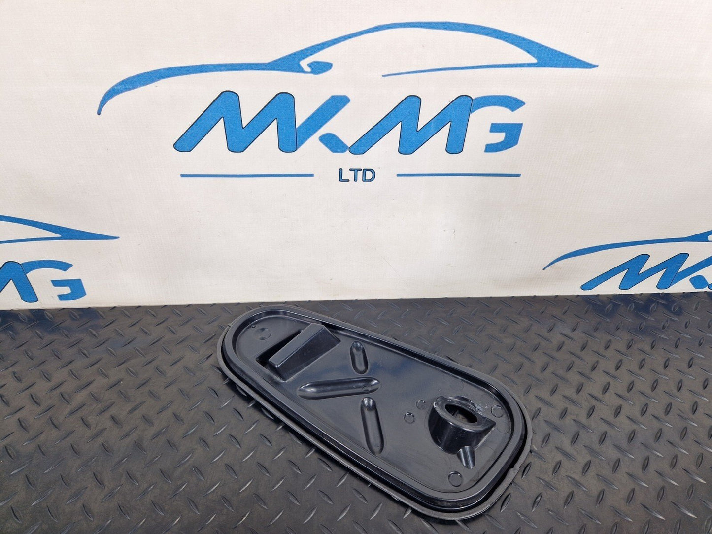 16-23 AUDI A5 F5 SPORTBACK FRONT RIGHT DOOR INNER PANEL COVER 8W8837916