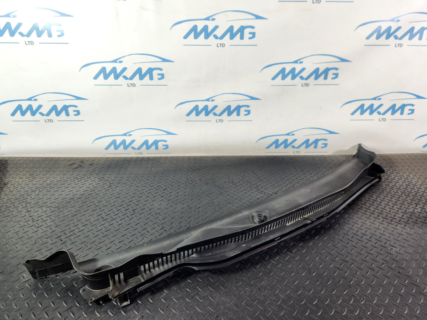 BMW 118i F40 Hatchback Genuine Front Windscreen Scuttle Panel Trim Cover 7453938
