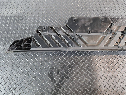 16-20 AUDI Q7 4M GENUINE REAR CENTRE CENTRE MOUNTING BRACKET 4M0807329
