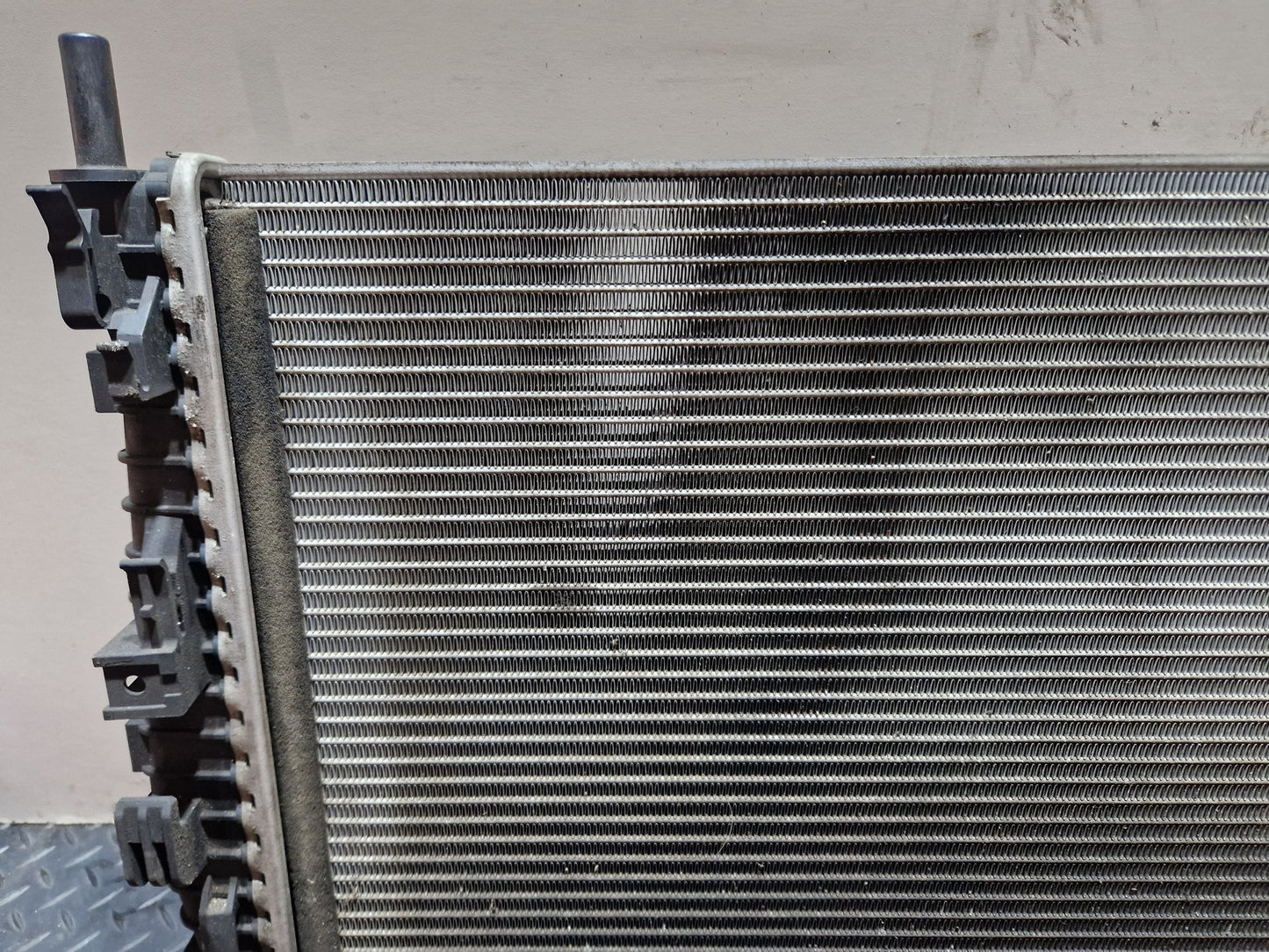 Ford C-Max 1.6LL Petrol 74.6kw SHDA Coolant Air Conditioning Radiator 3M5H8005RK