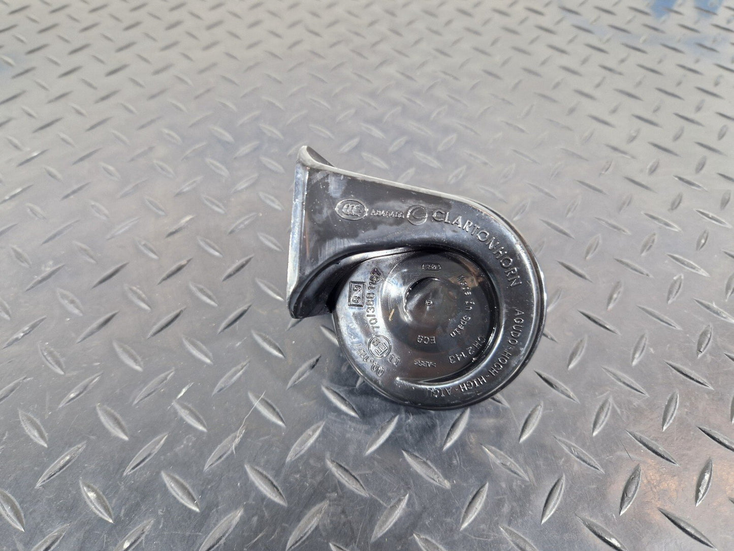 12-18 AUDI A6 C7 GENUINE HIGH TONE HORN 4G0951223