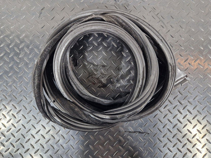 11-18 BMW 6 SERIES F06 FRONT LEFT NSF DOOR RUBBER WEATHER SEAL 7275297