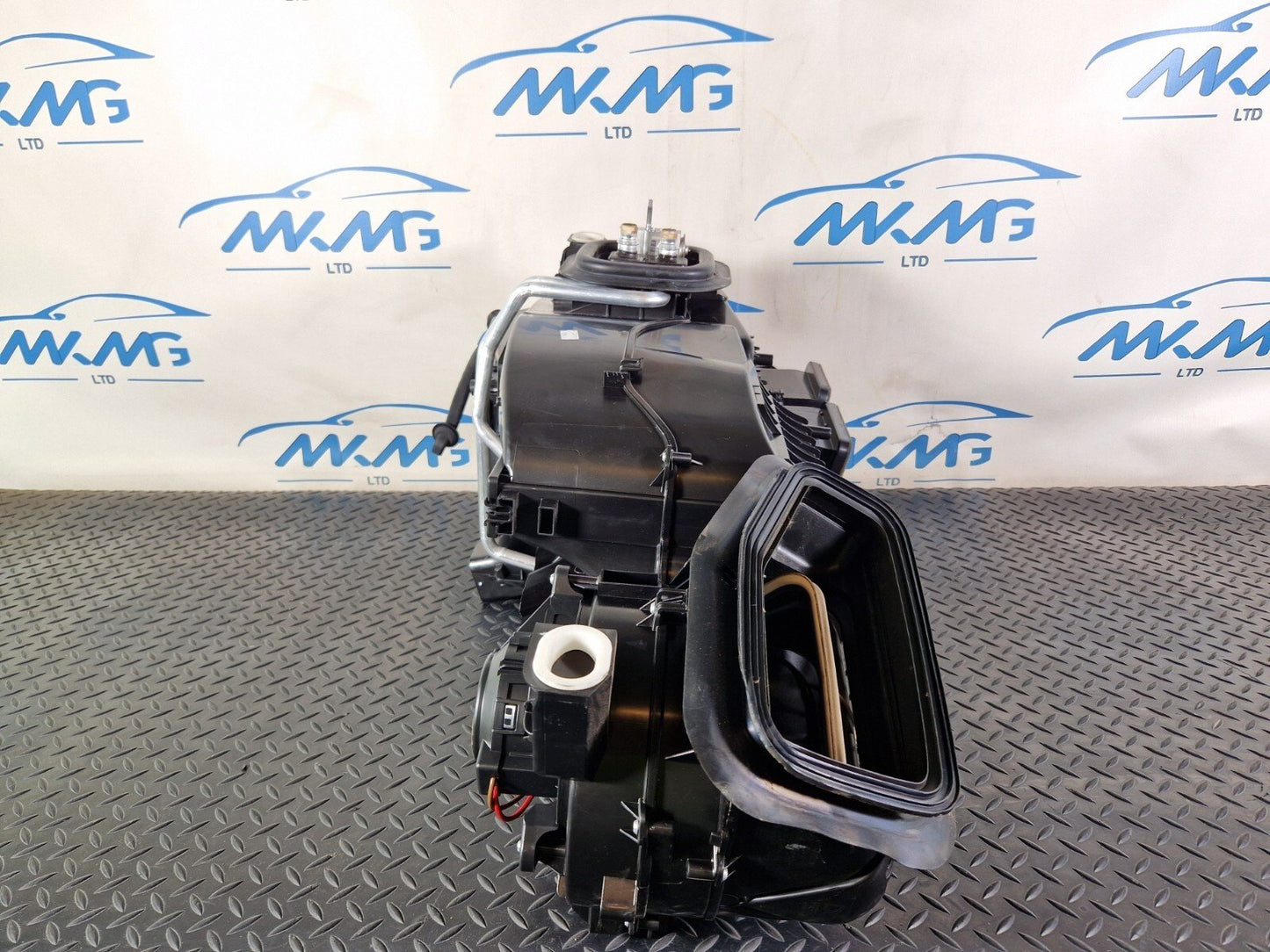 18-ON MERCEDES BENZ A CLASS W177 GENUINE HEATER MATRIX BOX A2478300600