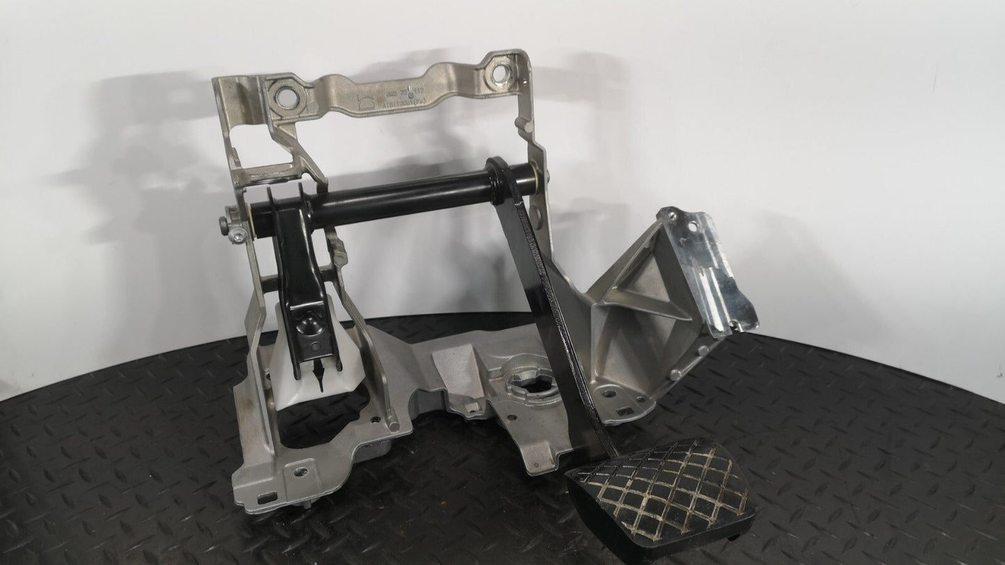 16-19 AUDI A4 B9 S-LINE GENUINE AUTOMATIC GEARBOX BRAKE PEDAL & FRAME 8W2723140