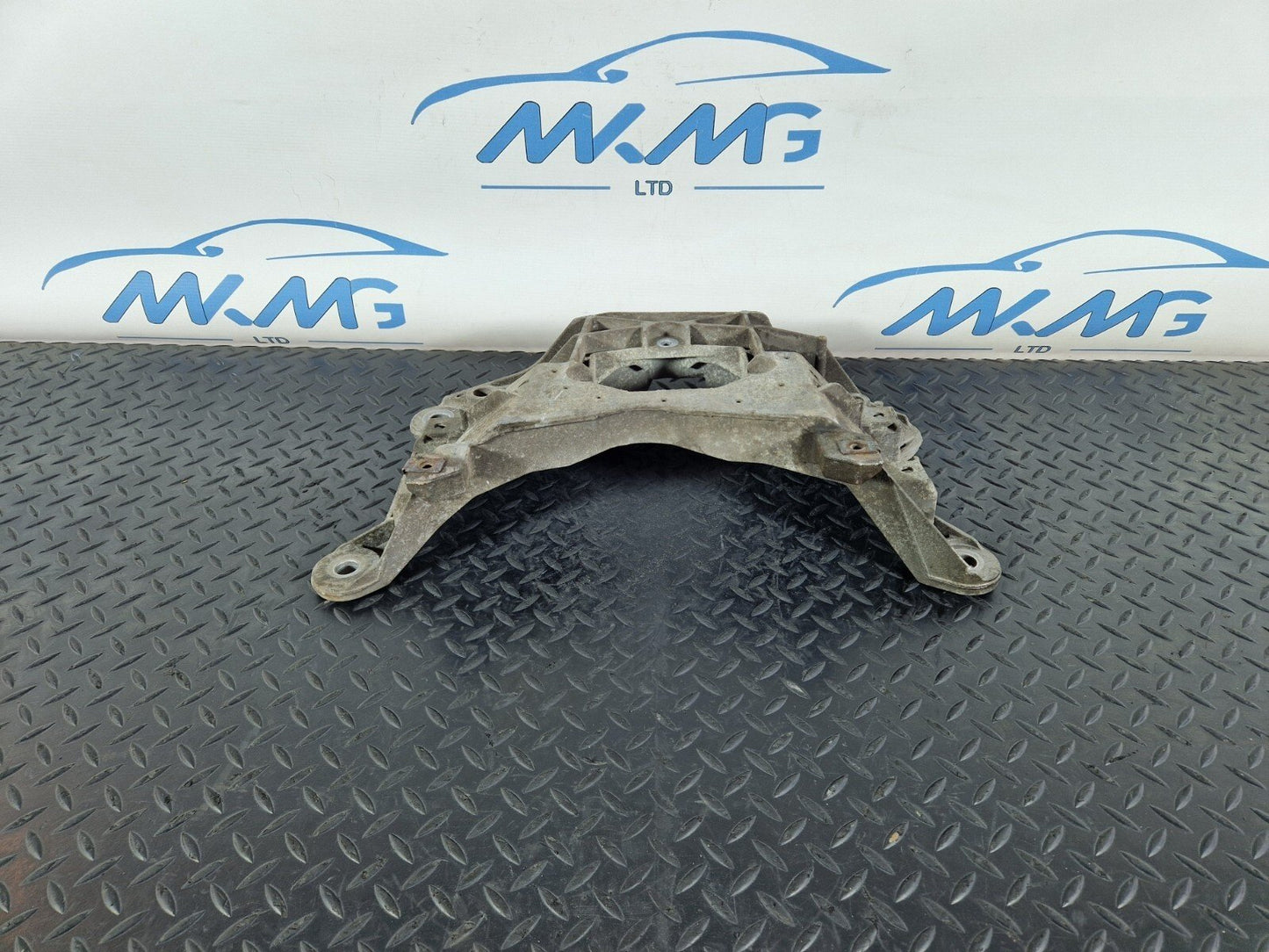 10-17 AUDI A8 4H GEARBOX TRANSMISSION SUPPORT MOUNT BRACKET 4H0399263L