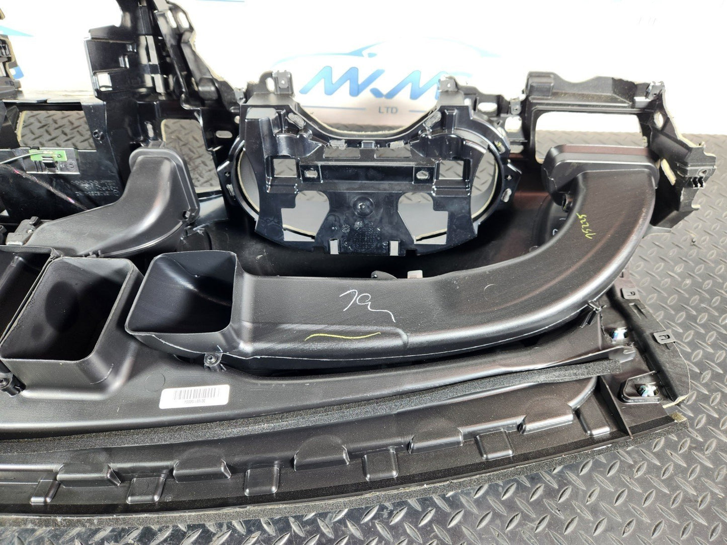 11-19 MERCEDES BENZ ML W166 DASHBOARD WITH AlRBAG A1666800787 A1668602402