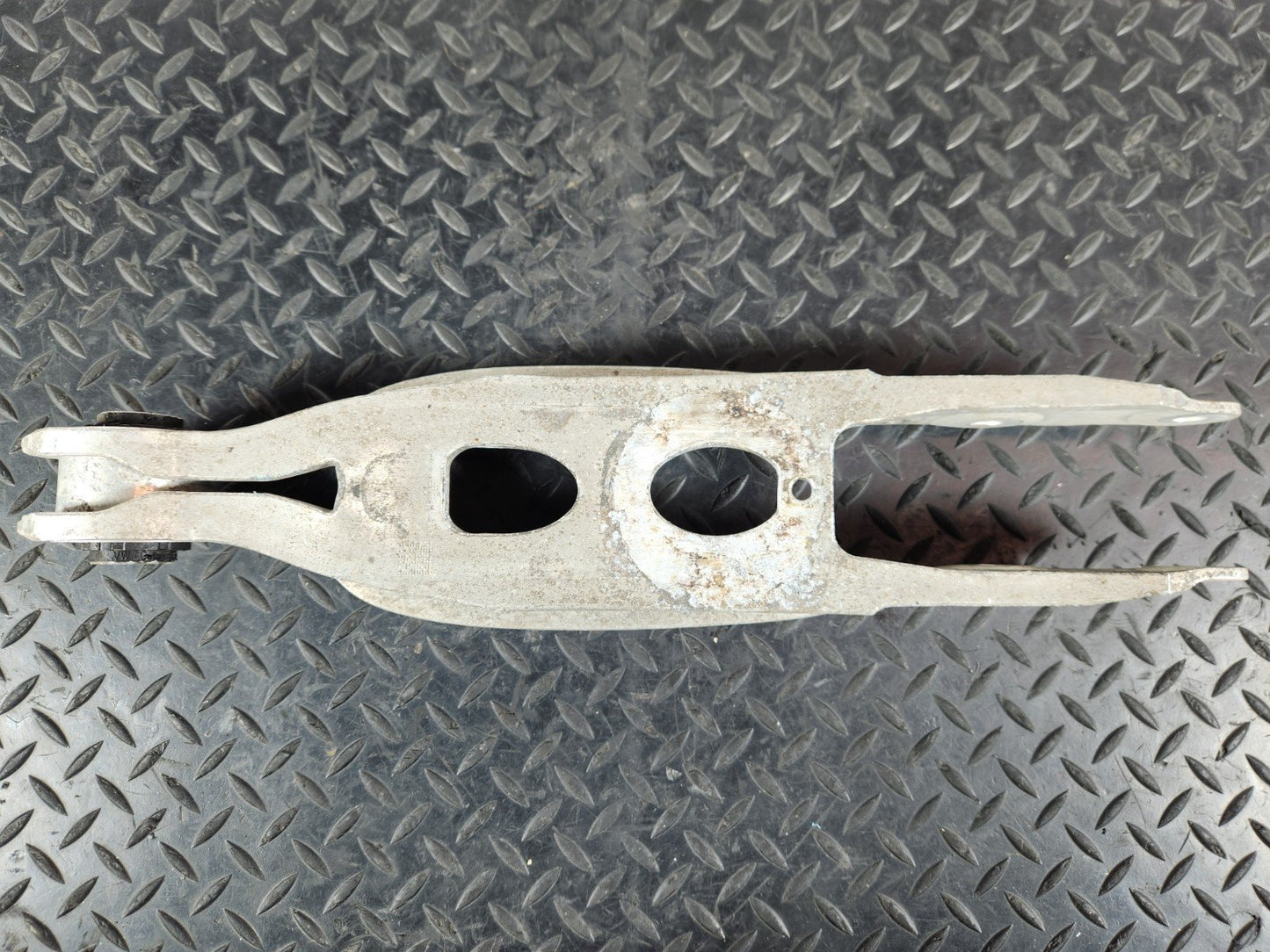 17-24 AUDI A5 S5 F5 REAR RIGHT OR LEFT SIDE LOWER CONTROL ARM 8W0505311H