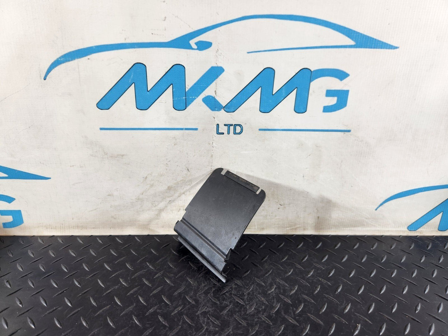 10-15 AUDI Q7 4L GENUINE RIGHT UNDERBODY SHIELD COVER 7L8825272