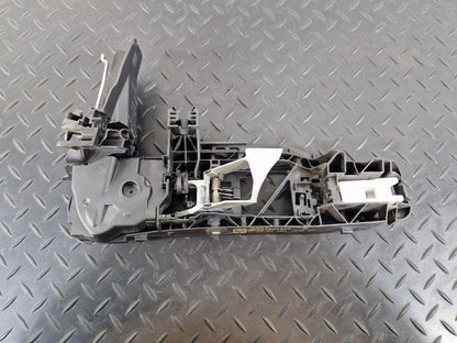 18-ON MERCEDES A CLASS W177 OEM FRONT RIGHT O/S DOOR HANDLE BASE MOUNT BRACKET