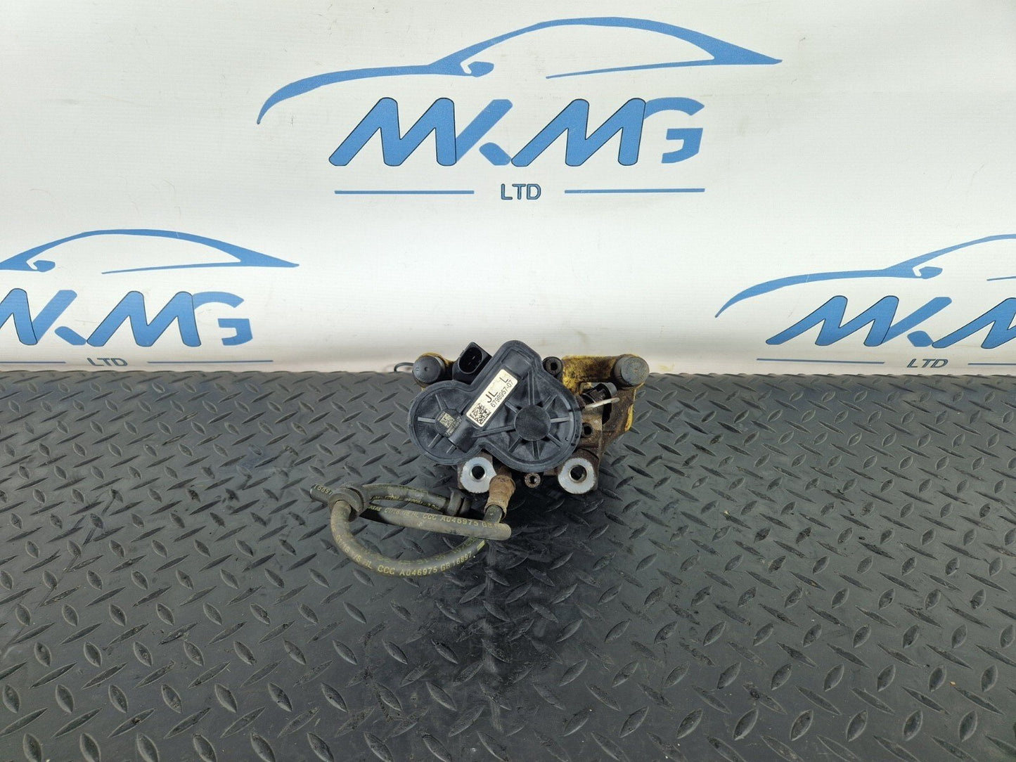 16-22 BMW X1 F48 GENUINE OEM REAR LEFT PASSENGER SIDE N/S BRAKE CALIPER 6798957