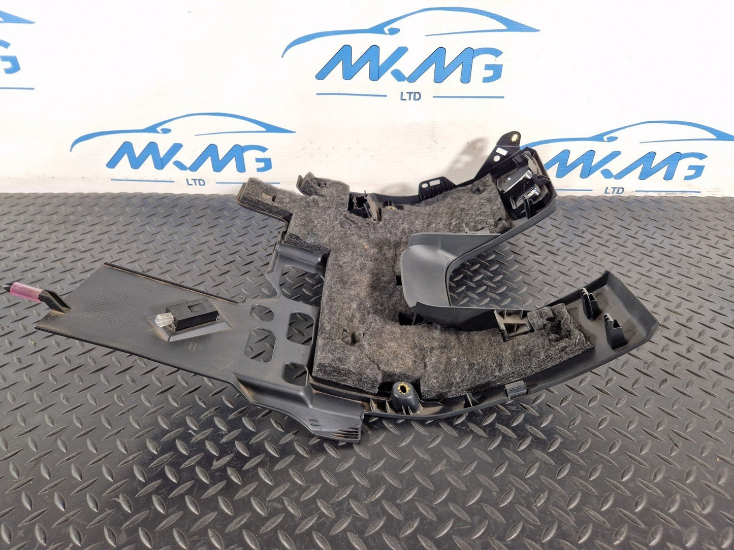 12-18 AUDI A6 C7 GENUINE O/S/F RIGHT DASHBOARD LOWER TRIM 4G2863076