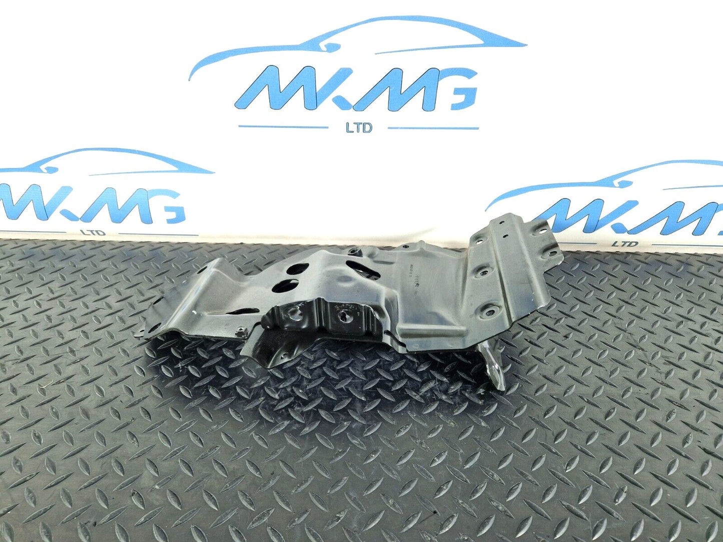 12-17 AUDI S5 CONVERTIBLE REAR LEFT ROOF MOUNT BRACKET 104021DD31836