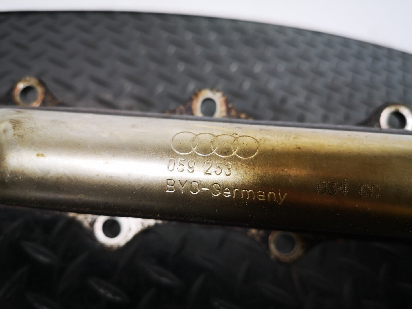16-19 AUDI A4 B9 S-LINE GENUINE V6 3.0TDI CSW EXHAUST PIPE 059253