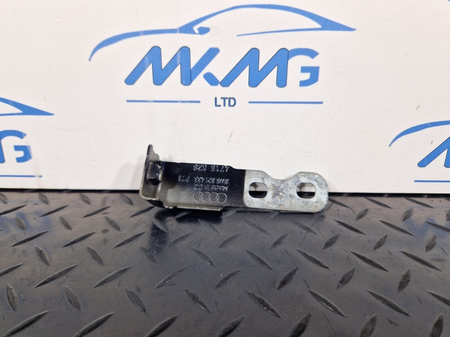 AUDI Unknown Part Type 8W6821433