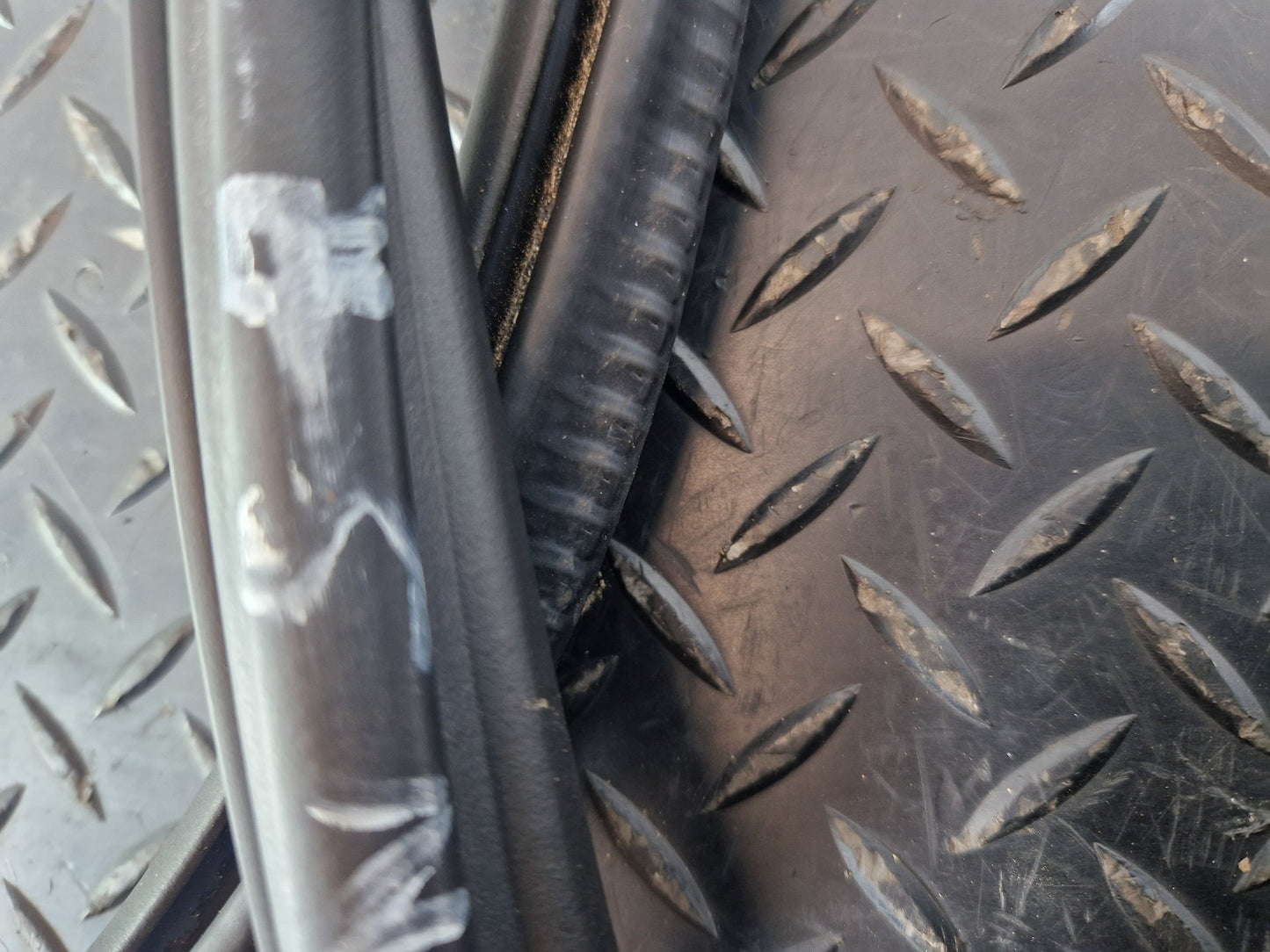 Audi A6 Allroad C7 Left Side N/S Rear Door Rubber Seal 4G9839911A