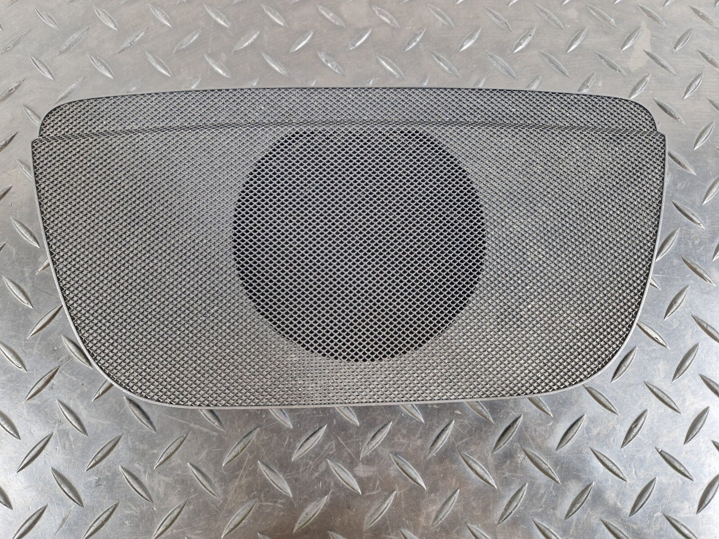 18-ON MERCEDES BENZ A CLASS W177 DASHBOARD TOP SPEAKER COVER TRIM A1776801000