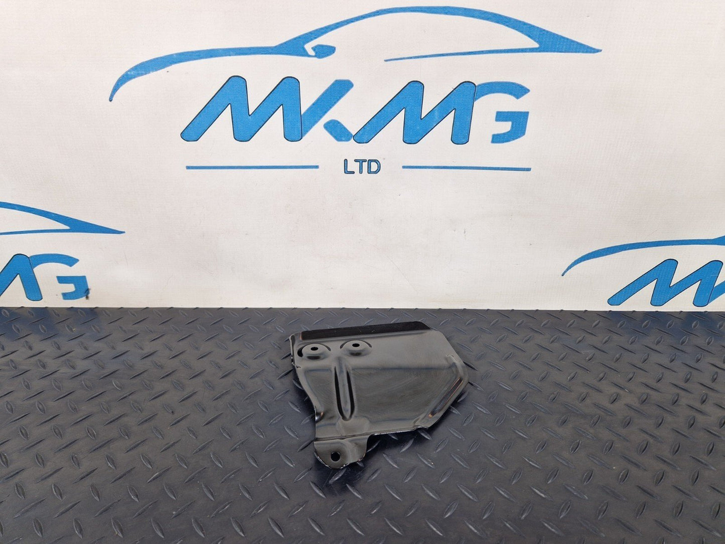 12-17 AUDI S5 CONVERTIBLE LEFT SIDE N/S SEAT BELT ANCHOR PLATE 8F0857786B