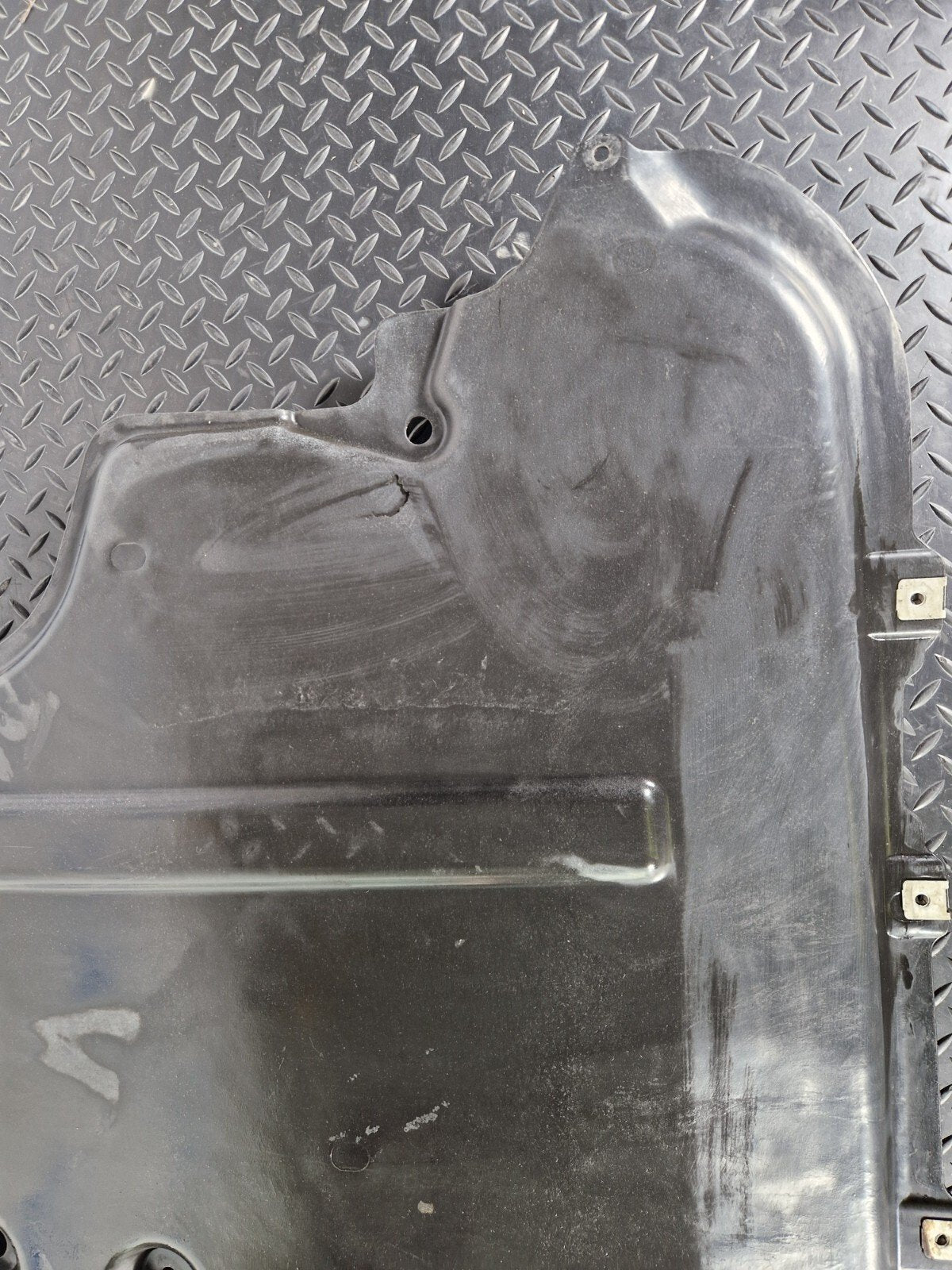14-20 MERCEDES GLA 200 X156 REAR BOOT UNDERTRAY SHIELD A1776901202 DAMAGED