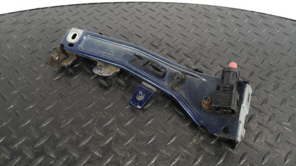 16-19 AUDI A4 B9 S-LINE GENUINE FRONT RIGHT SIDE FENDER BRACKET 8W0821136B