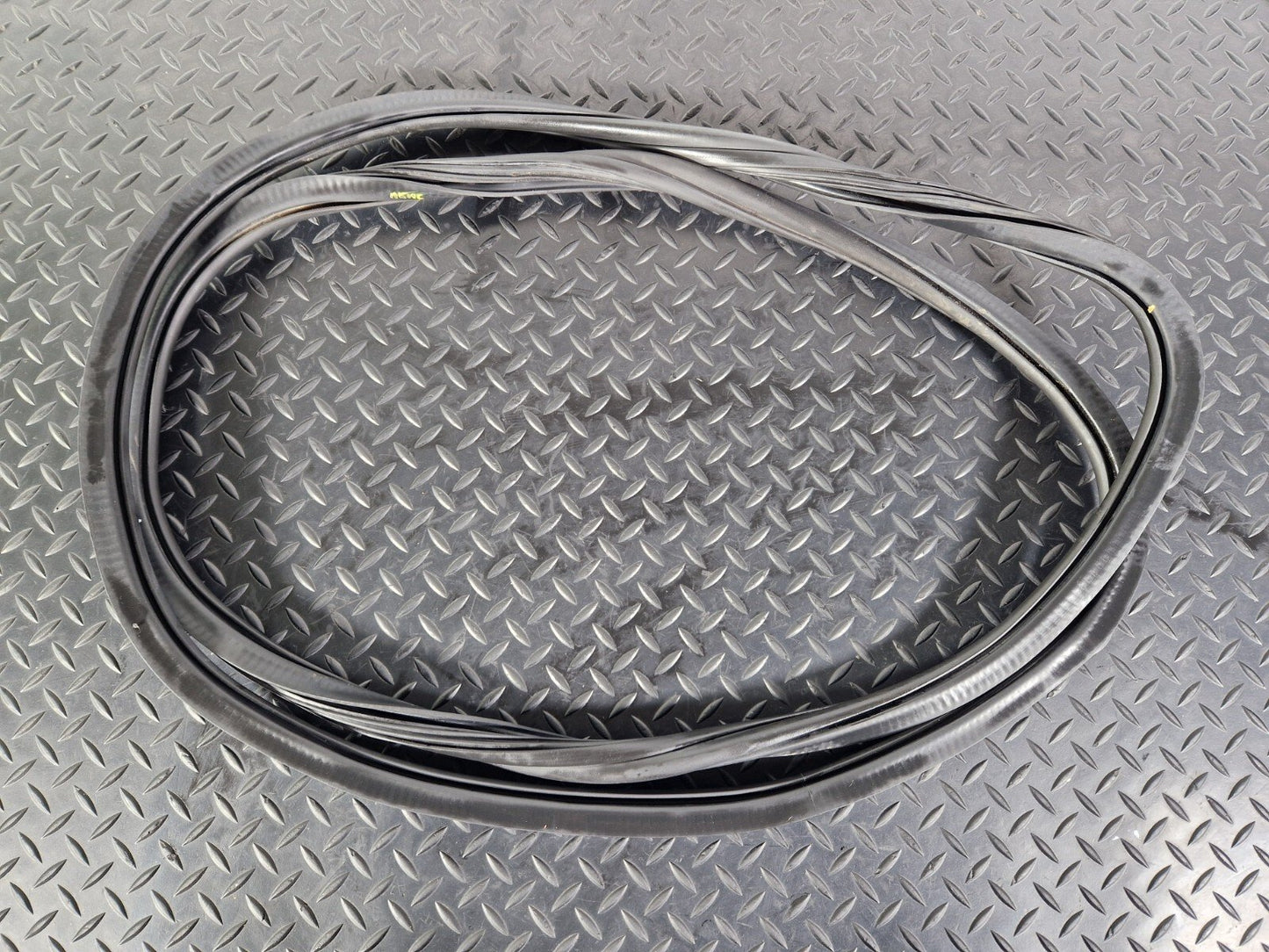 12-17 AUDI Q5 S-LINE GENUINE OEM FRONT INNER DOOR SEAL 8R0831721