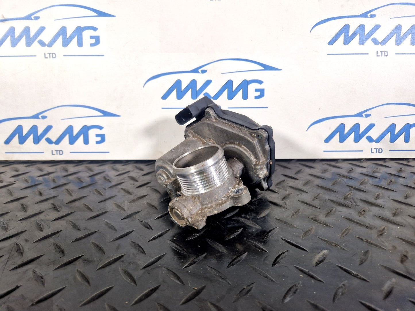 16-19 AUDI A4 A5 B9 F5 2.0TDI DEU GENUINE EGR VALVE 04L131501B
