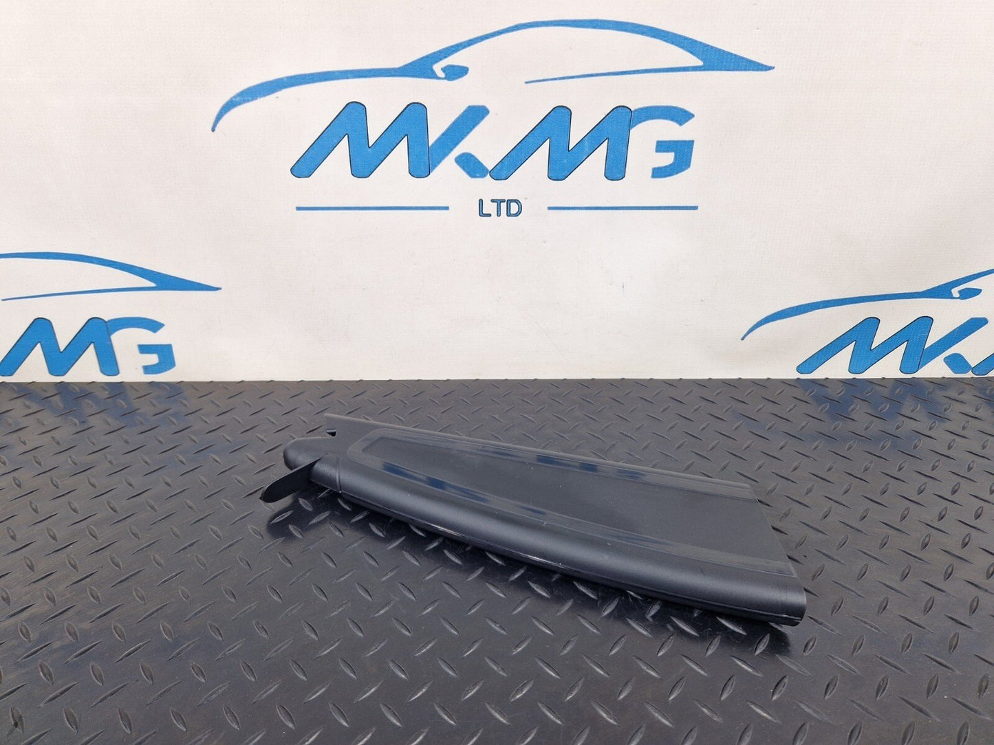10-18 AUDI A7 4G S-LINE REAR LEFT TAILGATE HINGE COVER TRIM 4G8827991A