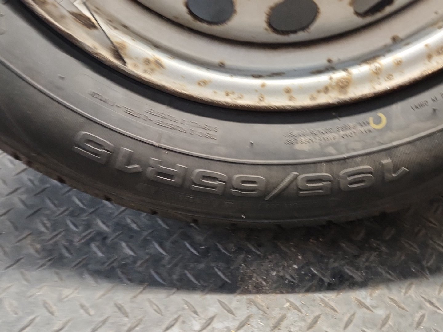 Mercedes-Benz Citan W415 Cargo Van 15" Steel Wheel with Tyre 195/65/15 ~6mm