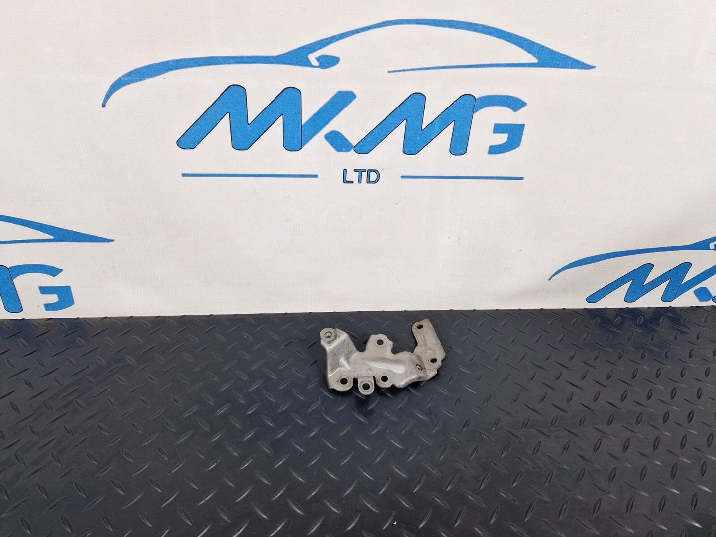 12-18 MERCEDES A B CLA-CLASS 1.8/2.1 CDI TURBO PIPE BRACKET A6510942127