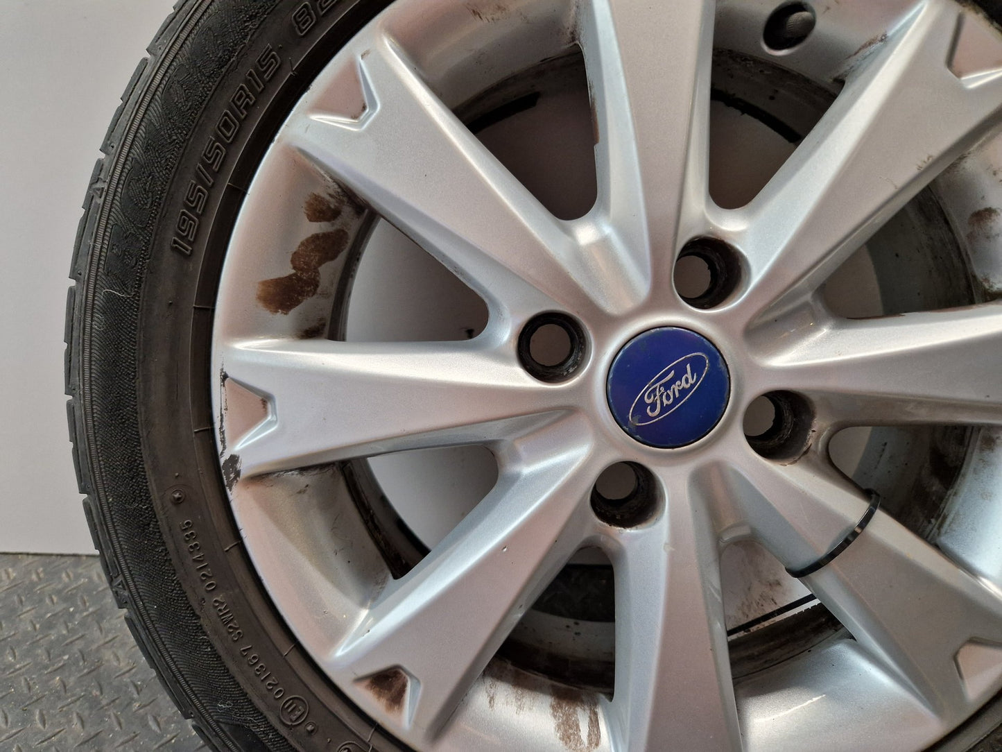 Ford Fiesta MK7 15" Alloy Wheel with Tyre 195/50/15 ~3mm 8V21-1007-GA