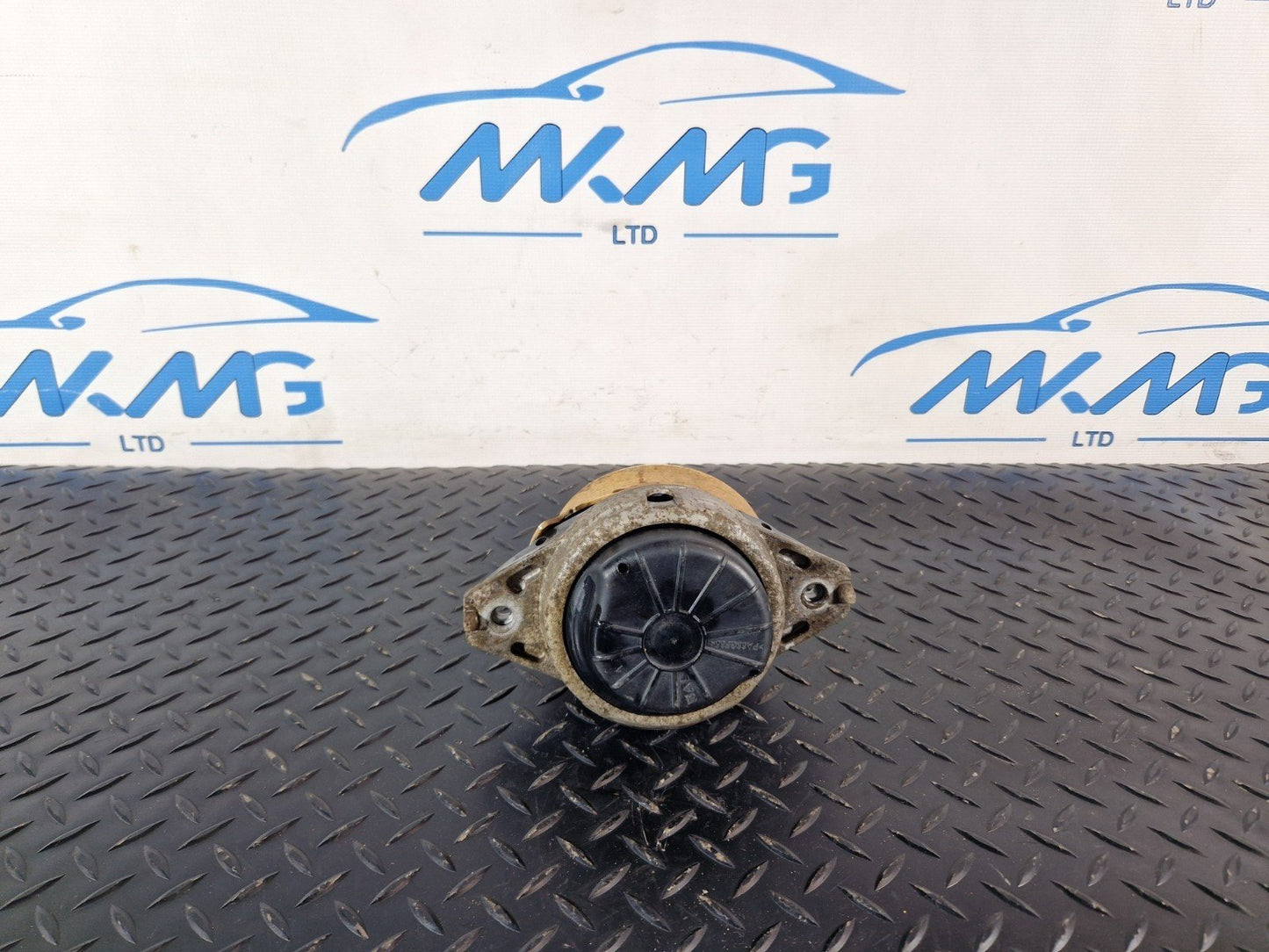 16-19 MERCEDES BENZ GLE W166 LEFT N/S SIDE ENGINE MOUNT A1662405817