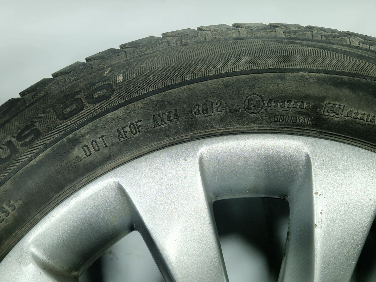 Vauxhall Meriva MK2 16" Alloy Wheel with Tyre 3mm 205/55/16