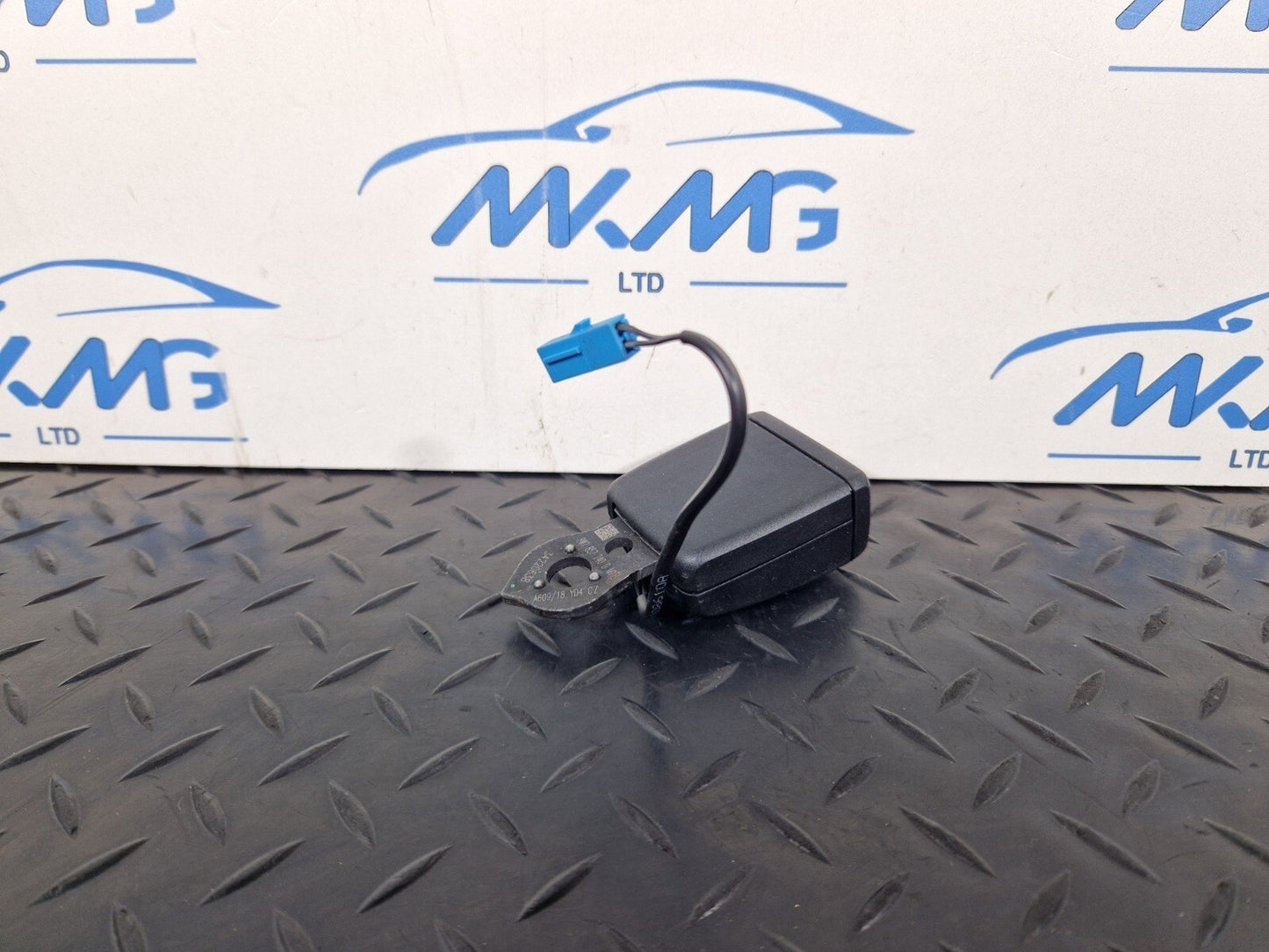 16-24 AUDI A5 F5 DRIVER REAR GENUINE SEAT BELT STALK 8W7857740D
