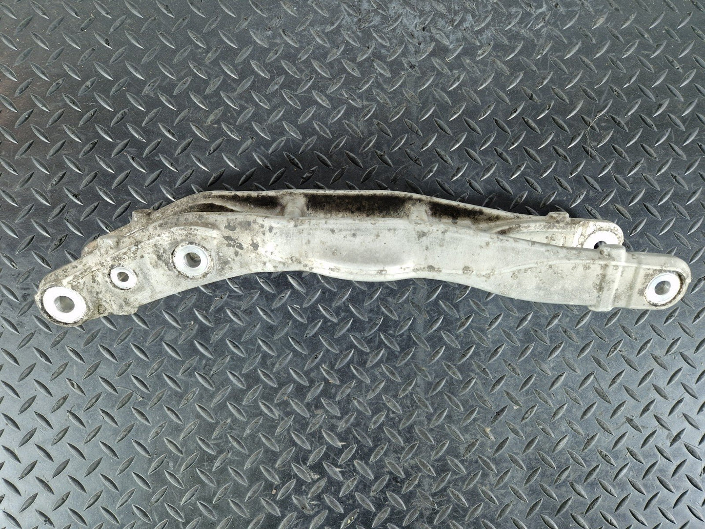 14-21 MERCEDES C CLASS W205 GENUINE REAR LEFT OR RIGHT CONTROL ARM A2053300