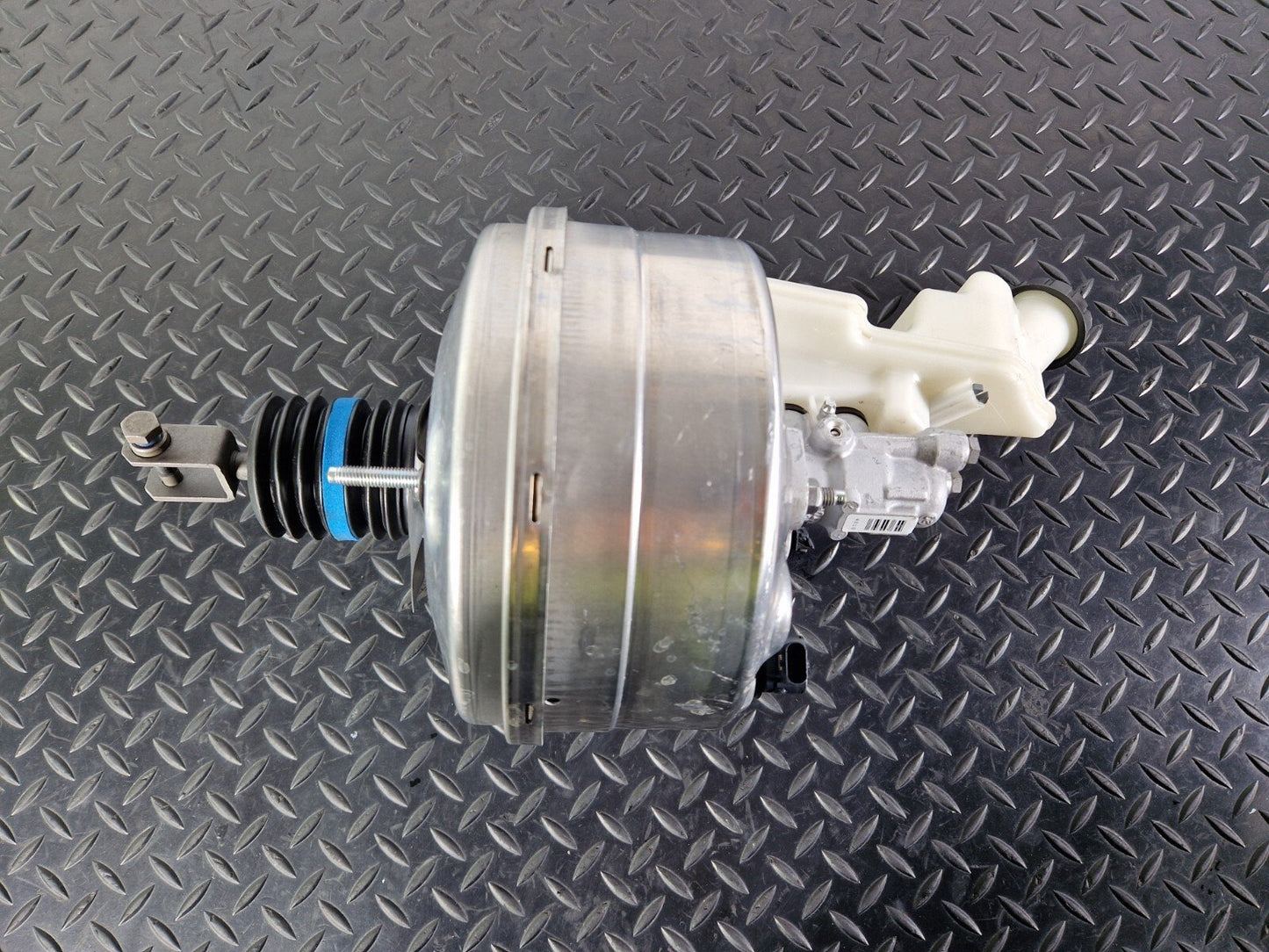18-ON MERCEDES BENZ A CLASS W177 BRAKE SERVO & MASTER CYLINDER OEM A2474300100