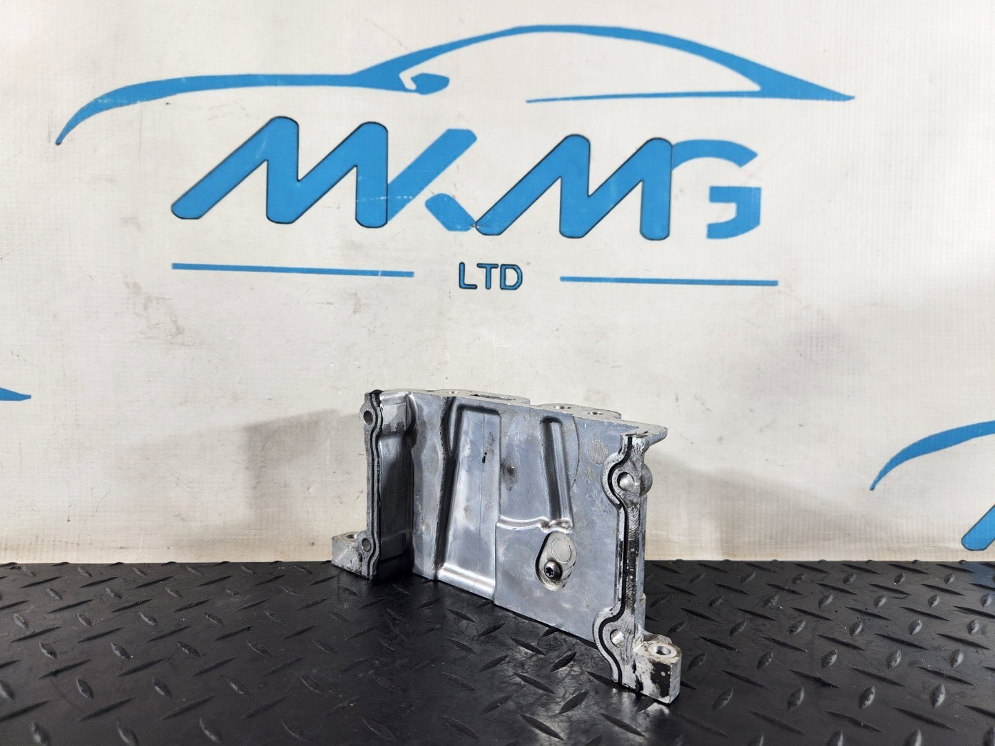 16-20 AUDI Q7 4M CRTC 3.0 TDI DIESEL  CYLINDER HEAD END PLATE 059109122AA