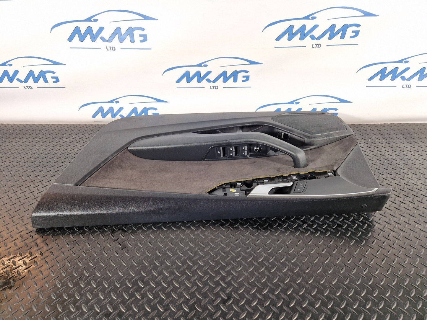 16-24 AUDI A5 F5 S-LINE CONVERTIBLE FRONT RIGHT DRIVER SIDE DOOR CARD 8W6867134