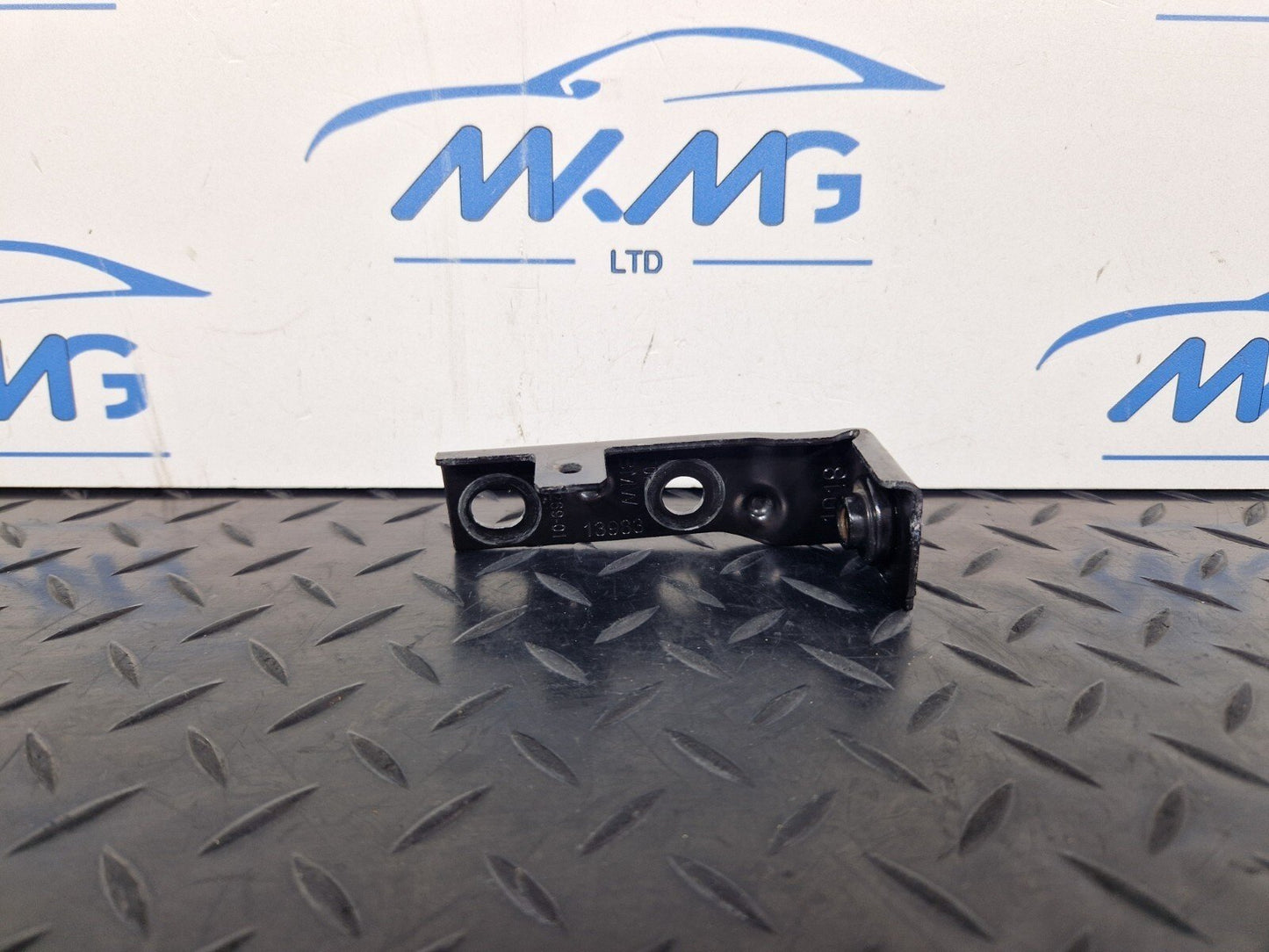 BMW 1 2 X1 X2 SERIES F40 F44 F45 F46 F48 F39 BATTERY SUPPORT BRACKET 6828269