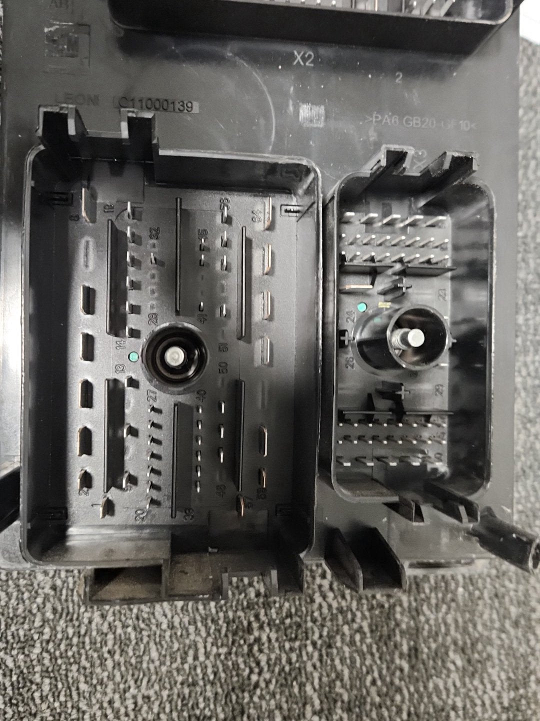 Vauxhall Astra MK6 (J) (A3400) Estate Genuine Under Bonnet Fuse Box 13368641