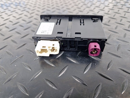 19-ON MERCEDES B CLASS W247 CENTRE CONSOLE USB CONNECTION PORT A2478203902