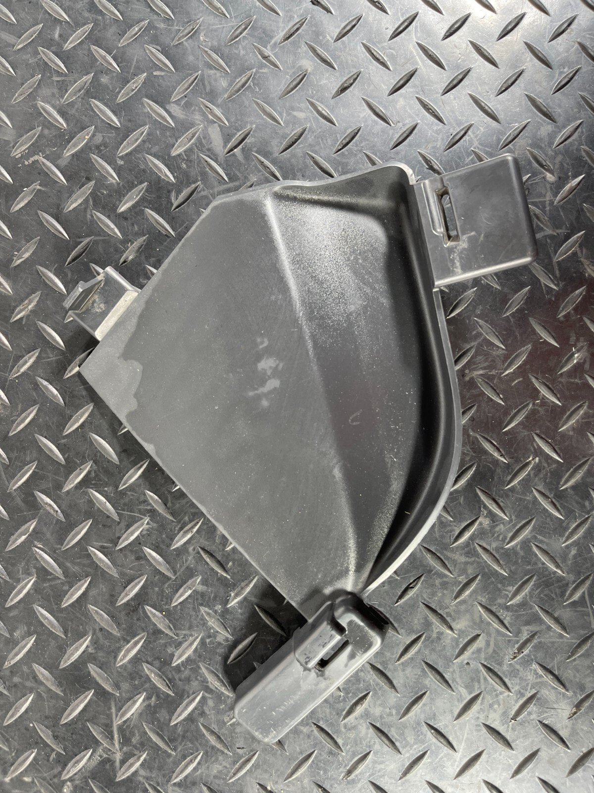 2019-ON LAND ROVER DISCOVERY L550 FRONT RIGHT BLANK PLATE LK728A050A