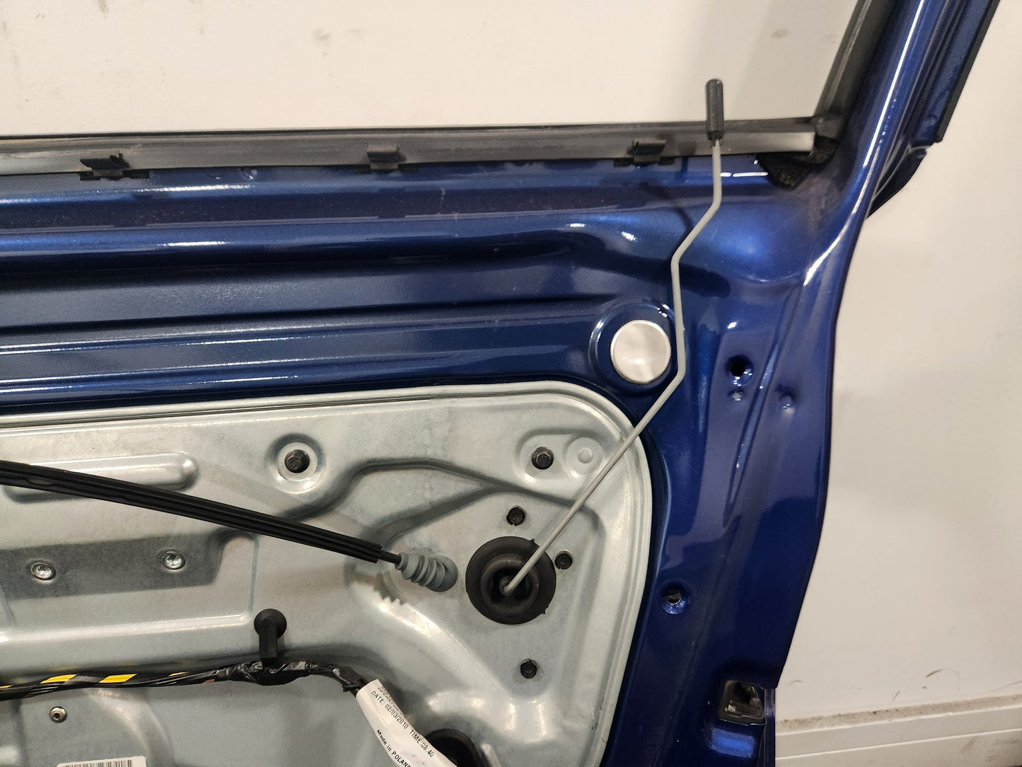 Volvo V50 MK2 FL (MW) Estate Front Right Complete Door in Brilliant Blue Pearl