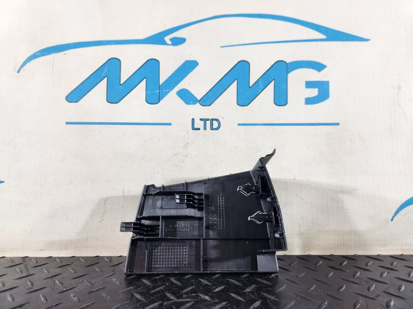 16-20 AUDI Q7 4M 2ND ROW REAR RIGHT O/S/R SEAT TRACK TRIM COVER 4M0883686E