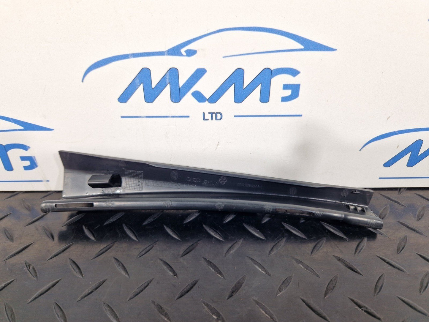 16-19 AUDI A4 B9 GENUINE RIGHT DRIVER SIDE A PILLAR BRACKET 8W0868204