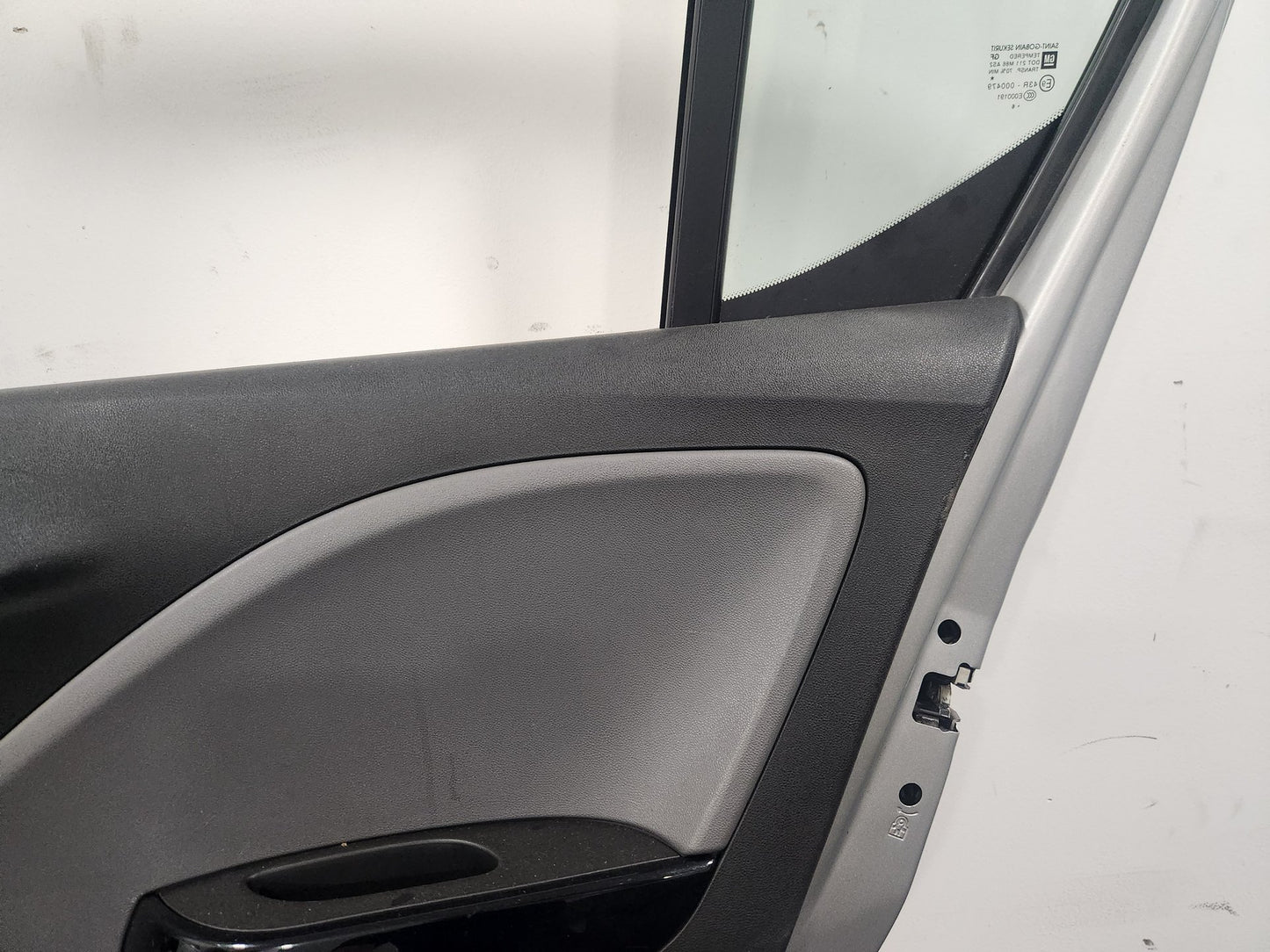 Vauxhall Corsa MK4 Hatchback 5dr Rear Right Complete Door in Switchblade Silver
