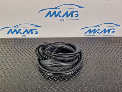 14-21 MERCEDES BENZ C220d W205 FRONT DOOR LEFT SIDE RUBBER SEAL A2056970051