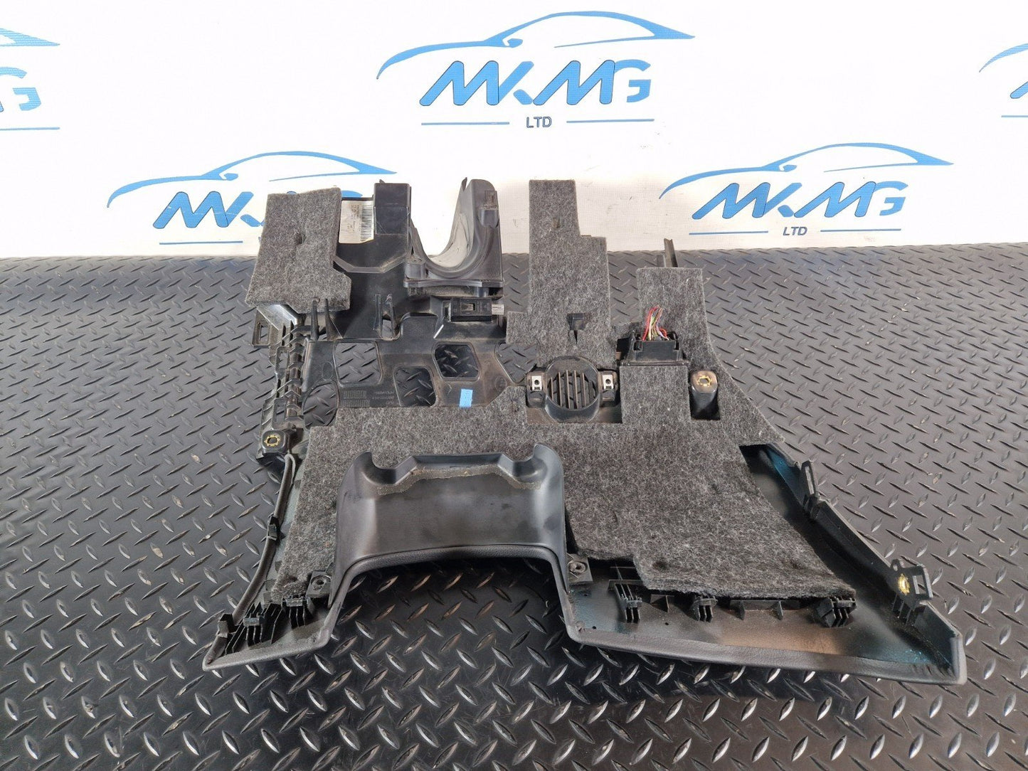 16-20 AUDI Q7 4M FRONT RIGHT O/S LOWER DASHBOARD BOTTOM COVER 4M2863076