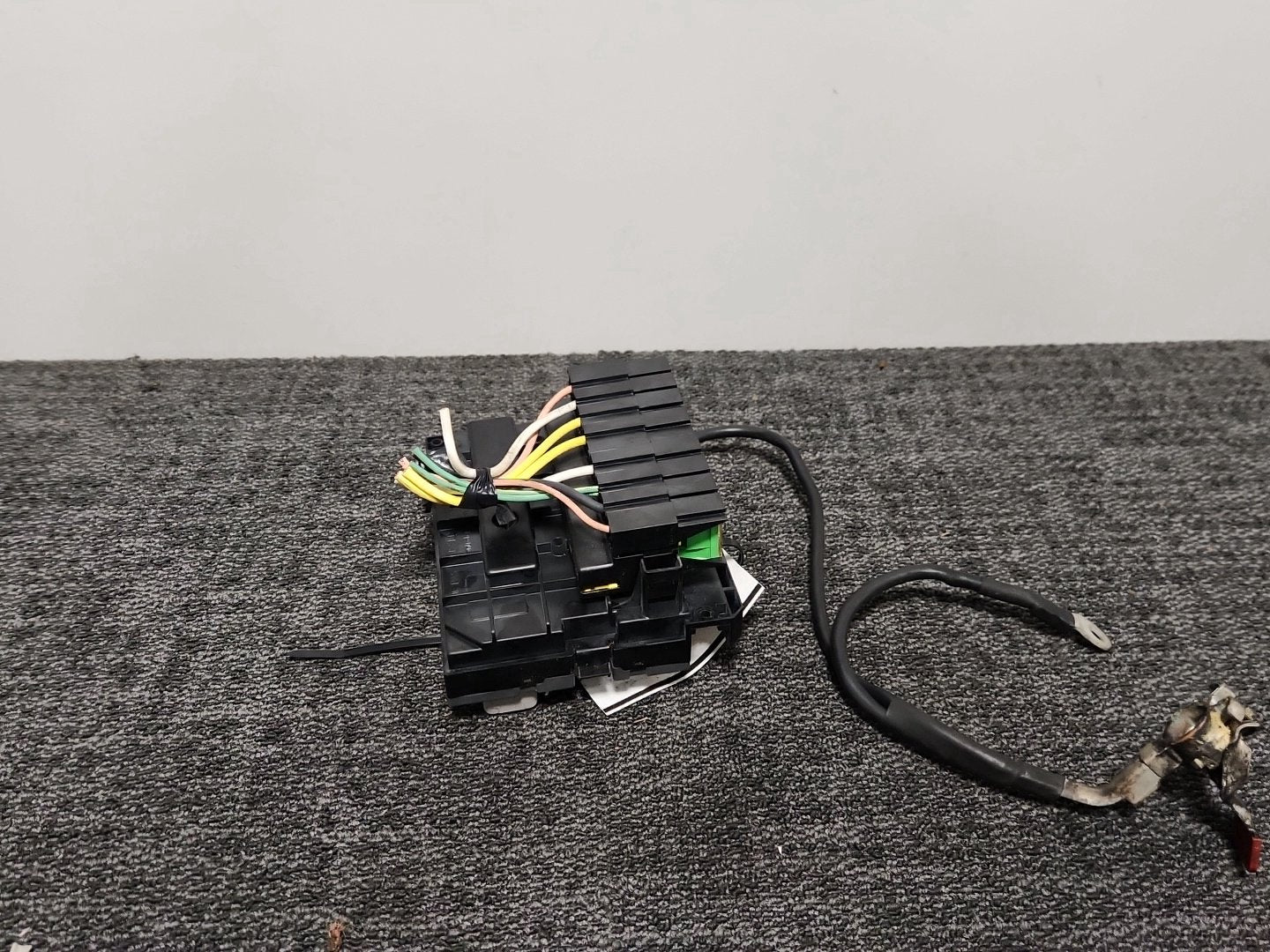 Peugeot Partner MK2 (PH1) (B9) Van Derived Car Genuine Under Bonnet Fuse Box