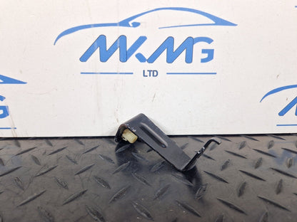 20-24 BMW 1 SERIES F40 GENUINE UNDERBODY PANELLING HOLDER BRACKET 7400890